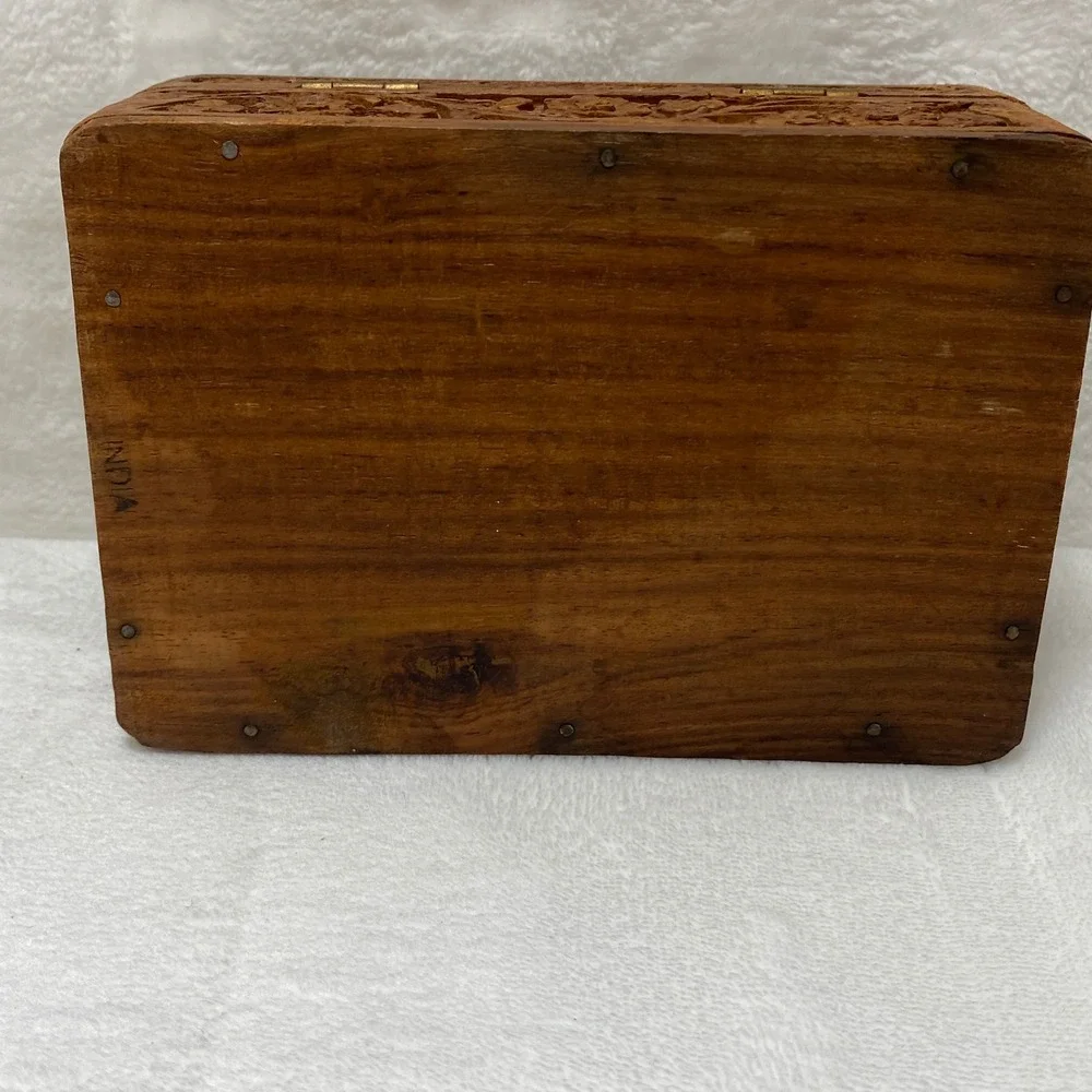 VTG Wooden Trinket Box Hand‎ Carved Floral Inlay Jewelry Keepsake Storage